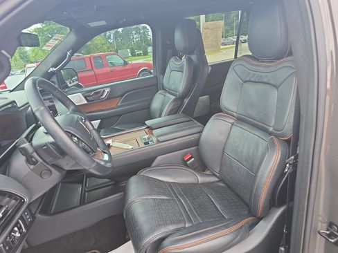 Certified 2024 Lincoln Navigator Black Label AWD/4WD image 14