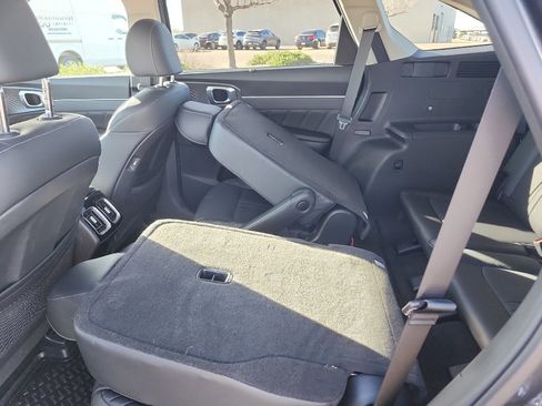 Used 2023 Kia Sorento SX image 10