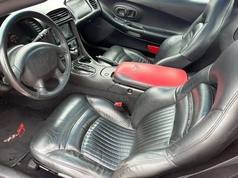 Used 1997 Chevrolet Corvette Coupe RWD image 10