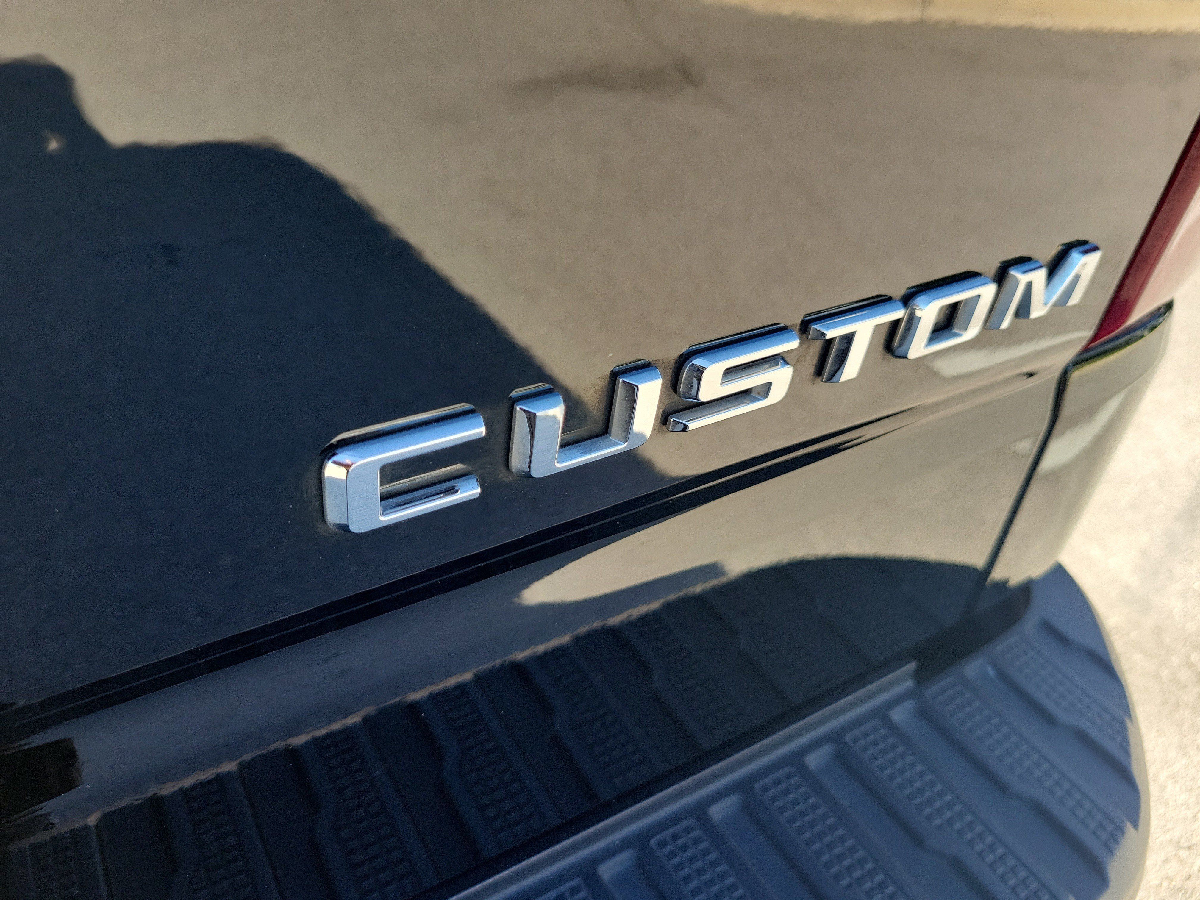 Used 2025 Chevrolet Silverado 1500 Custom RWD image 9