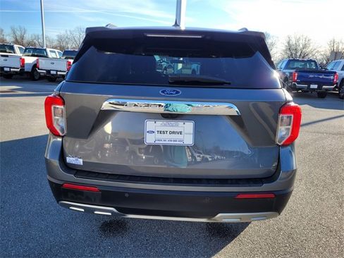 Used 2024 Ford Explorer XLT w/ Equipment Group 202A image 10