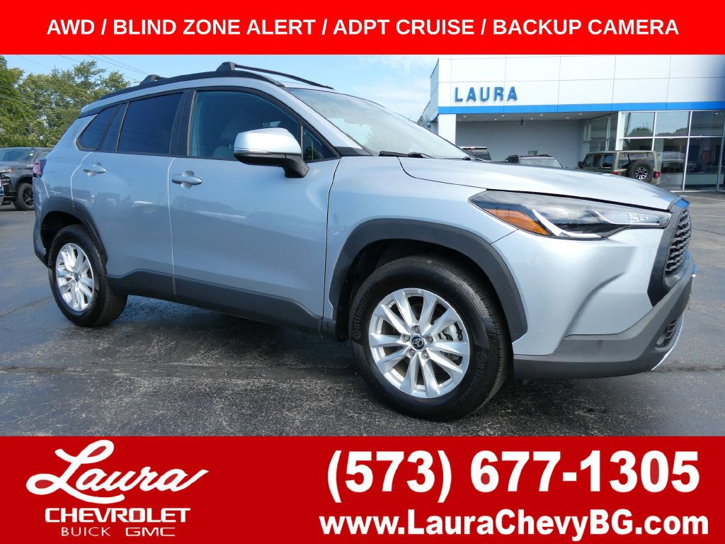 Used 2022 Toyota Corolla Cross LE AWD/4WD image 1