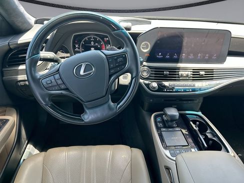 Used 2022 Lexus LS 500 w/ Interior Upgrade Package RWD image 10