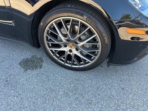 Used 2018 Porsche Panamera 4S image 18