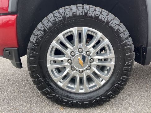 Used 2023 Chevrolet Silverado 2500 High Country image 9
