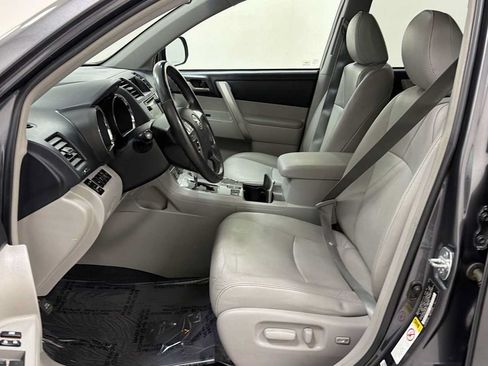 Used 2013 Toyota Highlander SE AWD/4WD image 13