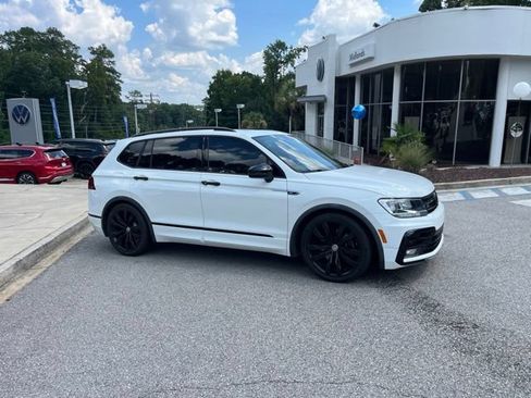 Used 2020 Volkswagen Tiguan SE R-Line w/ 3rd Row Seat Package AWD/4WD image 2