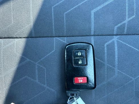 Used 2016 Toyota Tacoma TRD Sport w/ Premium & Technology Package RWD image 37