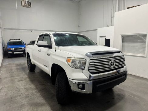 Used 2015 Toyota Tundra Limited w/ Limited Premium Package AWD/4WD image 7