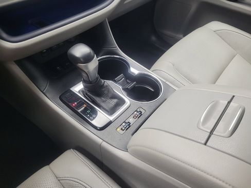 Used 2017 Toyota Highlander Limited image 26