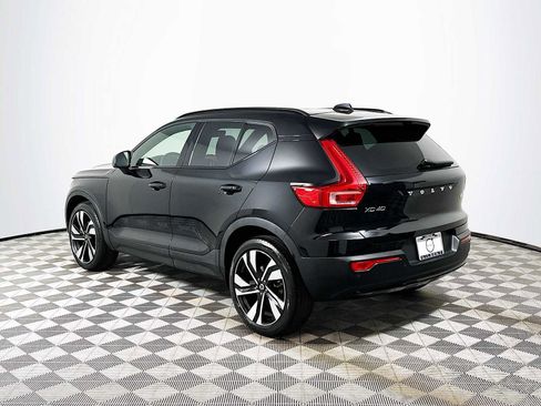 Certified 2023 Volvo XC40 B5 Plus w/ Climate Package image 5