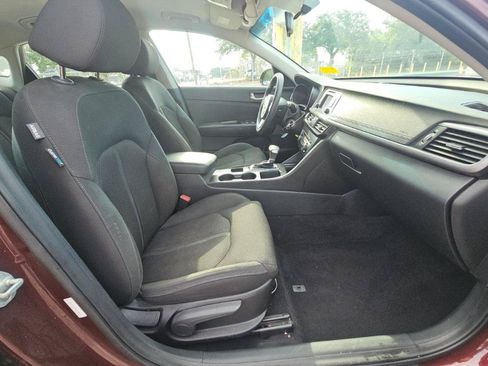 Used 2017 Kia Optima LX FWD image 9