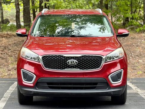 Used 2017 Kia Sorento AWD image 4