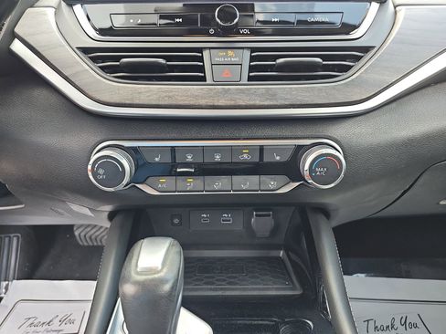 Used 2023 Nissan Altima 2.5 SV w/ SV Premium Package image 25