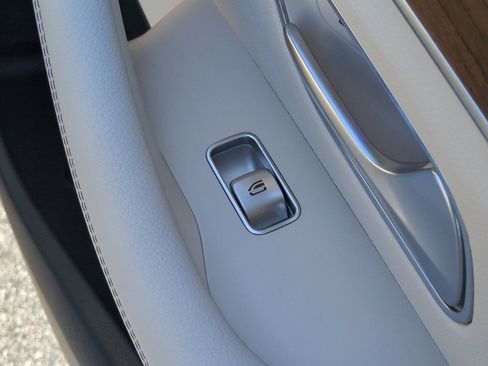 Used 2024 Mercedes-Benz GLE 350 4MATIC image 43