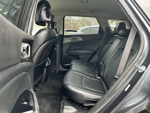 Certified 2023 Kia Sportage EX image 11