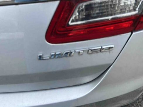 Used 2018 Ford Taurus Limited FWD image 9