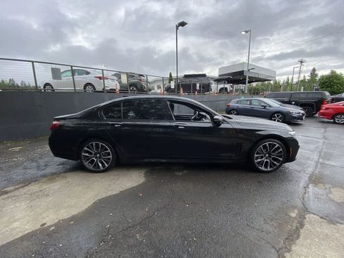 Used 2020 BMW 740i w/ M Sport Package RWD image 7