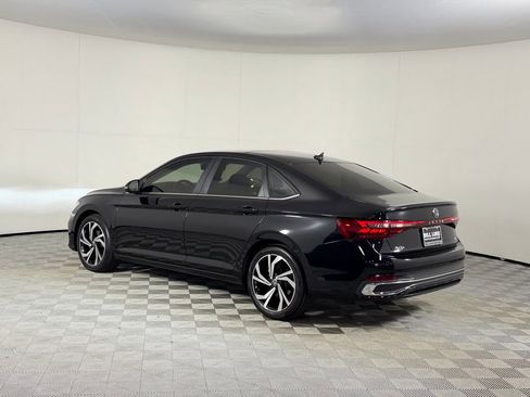 Used 2025 Volkswagen Jetta SEL FWD image 8