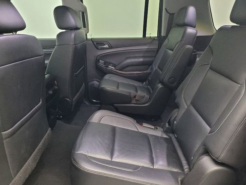 Used 2020 Chevrolet Suburban LT image 18