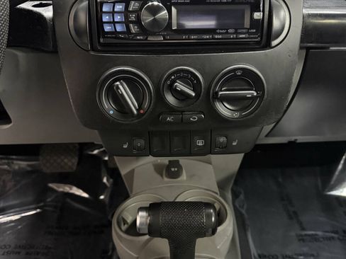 Used 2005 Volkswagen Beetle GLS FWD image 23