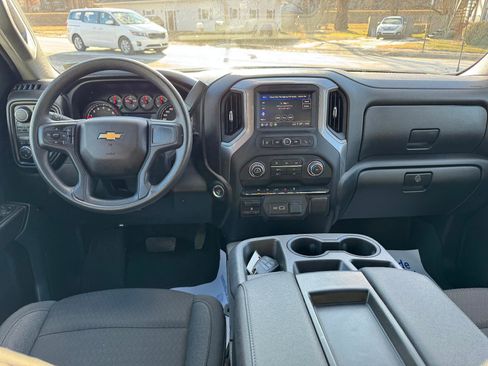 Used 2023 Chevrolet Silverado 1500 Custom image 35
