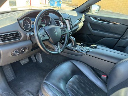 Used 2019 Maserati Levante AWD/4WD image 10