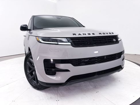 Used 2024 Land Rover Range Rover Sport SE AWD/4WD image 2