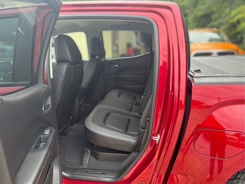 Used 2021 GMC Canyon AT4 w/ Driver Alert Package AWD/4WD image 10