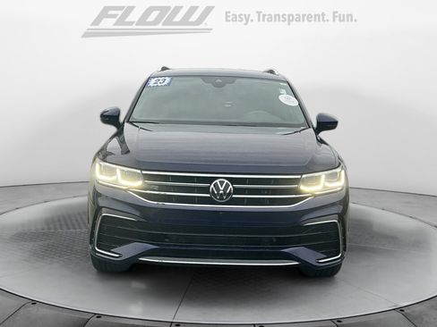 Used 2023 Volkswagen Tiguan SEL R-Line image 2