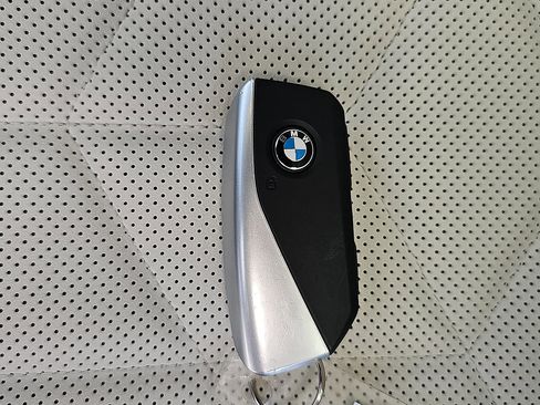 Used 2025 BMW 530i RWD image 37