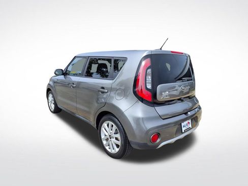 Used 2017 Kia Soul + FWD image 12