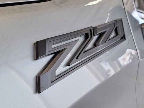 Used 2025 Chevrolet Silverado 1500 LT AWD/4WD image 33