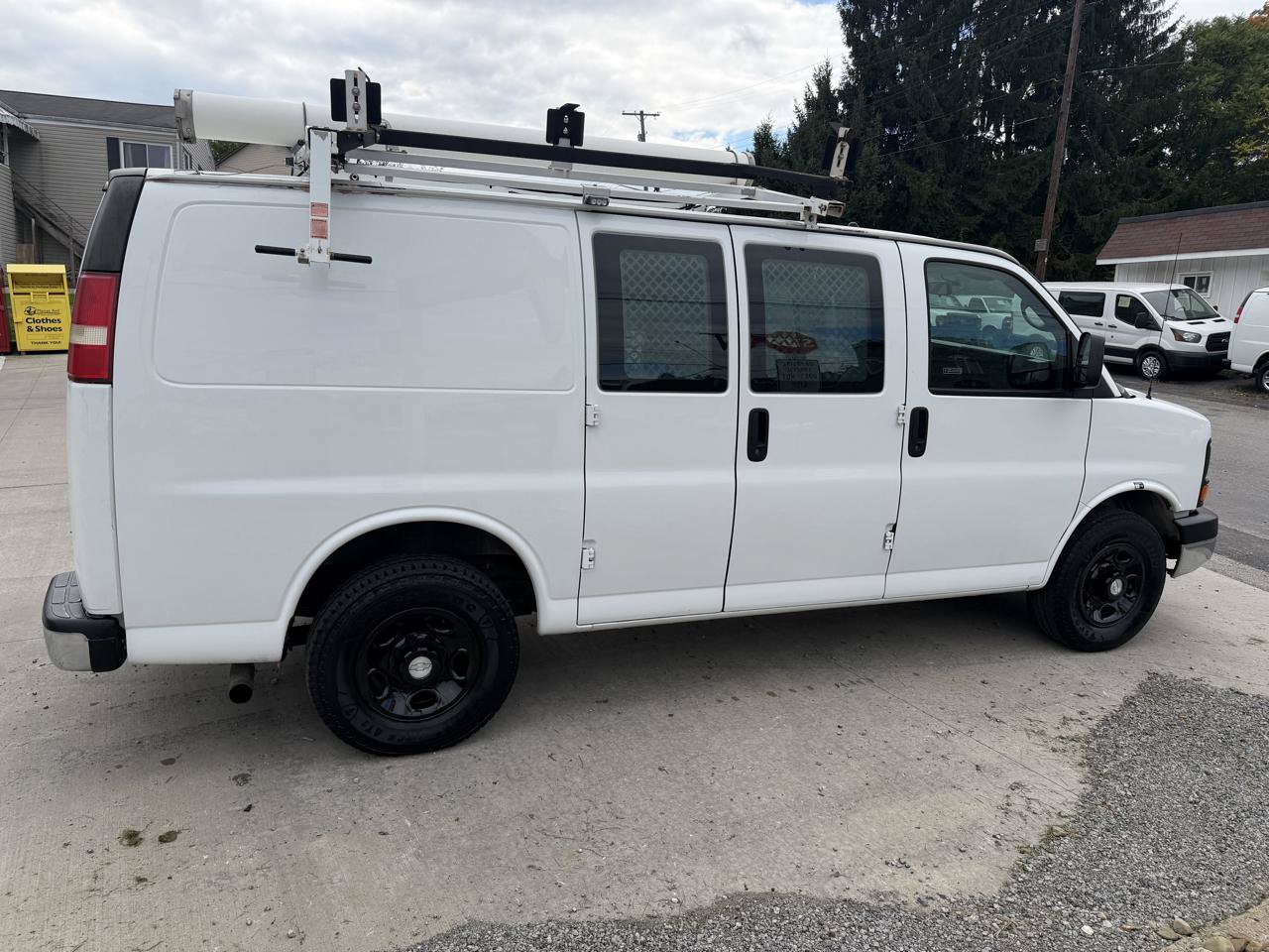 Used 2014 Chevrolet Express 2500 RWD image 6