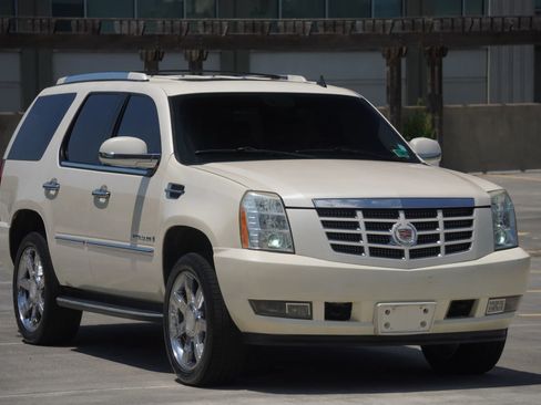 Used 2008 Cadillac Escalade AWD image 22