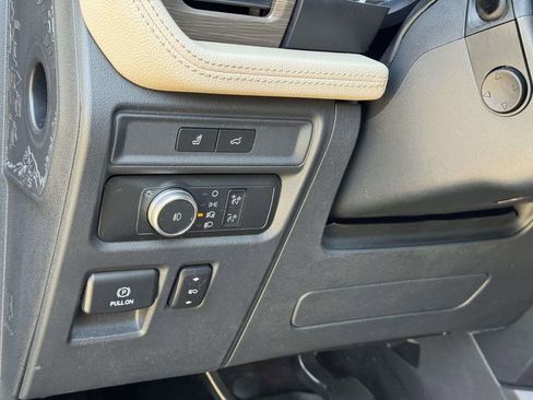 Used 2022 Ford Expedition Max Limited AWD/4WD image 9