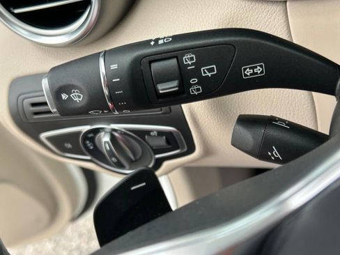 Used 2022 Mercedes-Benz GLC 300 image 23