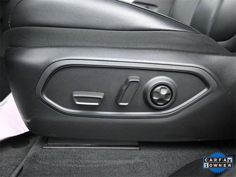 Used 2025 Jeep Grand Cherokee Limited w/ Luxury Tech Group II image 11