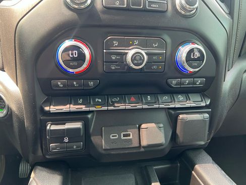 Used 2023 GMC Sierra 2500 AT4 w/ AT4 Premium Plus Package AWD/4WD image 12