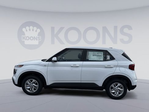 New 2026 Hyundai Venue SE FWD image 2