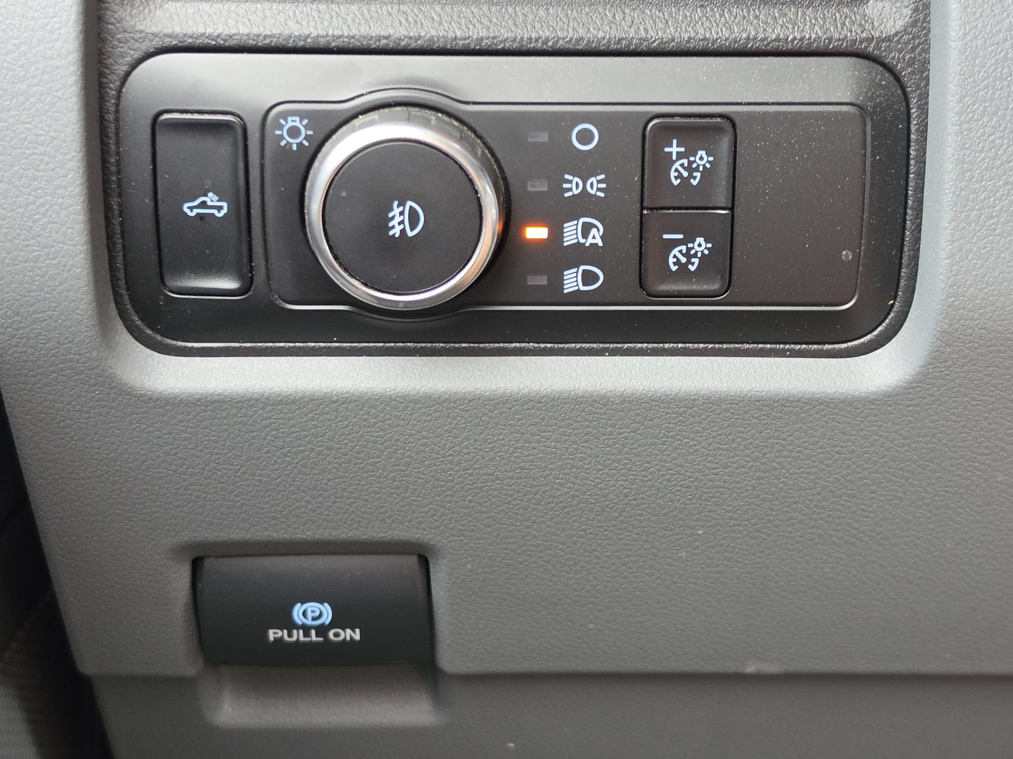 Used 2024 Ford F250 XLT w/ FX4 Off-Road Package AWD/4WD image 13