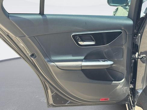Used 2022 Mercedes-Benz C 300 Sedan image 24