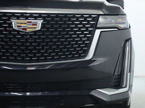 Used 2022 Cadillac Escalade Premium Luxury image 9