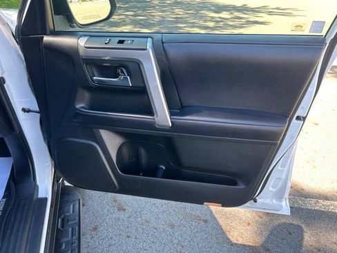 Used 2019 Toyota 4Runner SR5 Premium AWD/4WD image 23