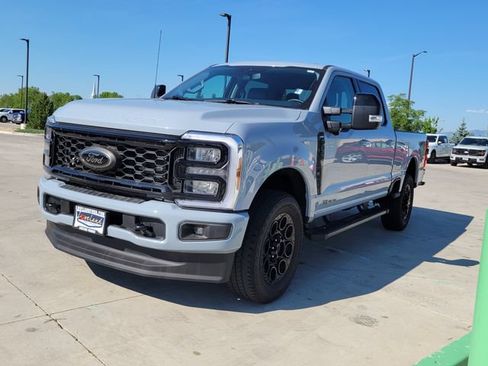 Certified 2025 Ford F350 Lariat w/ Black Appearance Package AWD/4WD image 4