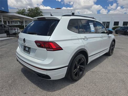 Used 2024 Volkswagen Tiguan SE R-Line FWD image 3