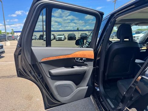 Used 2022 Volvo XC90 T6 Momentum w/ Climate Package AWD/4WD image 15