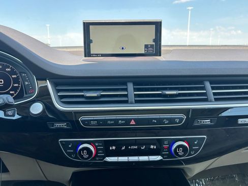 Used 2017 Audi Q7 3.0T Premium Plus w/ Premium Plus Package AWD/4WD image 25