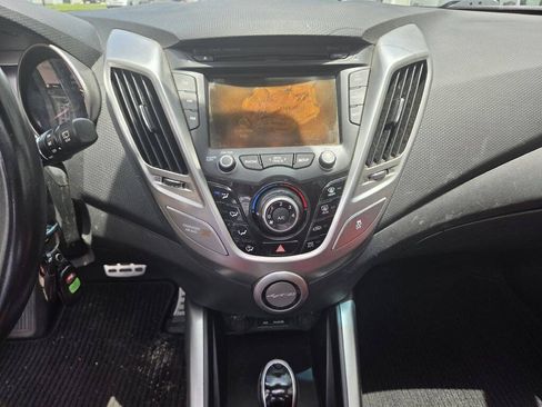 Used 2014 Hyundai Veloster w/ Style Package 02 FWD image 27