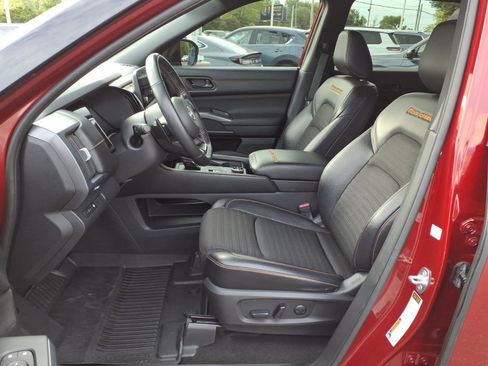 Used 2023 Nissan Pathfinder Rock Creek AWD/4WD image 4
